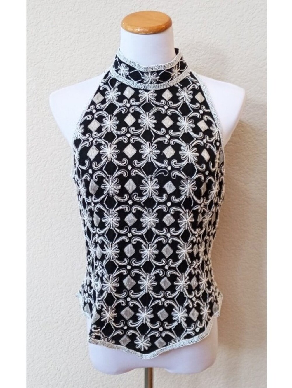 🤍 Adrianna Papell vintage elegant silk halter beaded and embroidered blouse